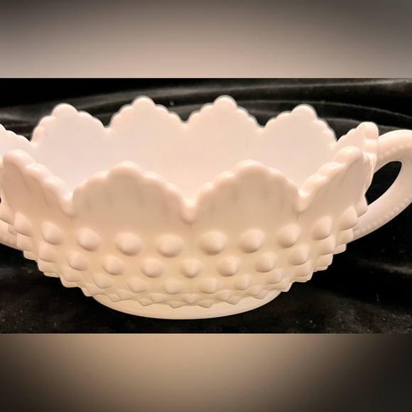 Fenton White Hobnail Double-Handled Pickle Dish Grape Leaf Ruffled Edges VTG MCM - Picture 10 of 10